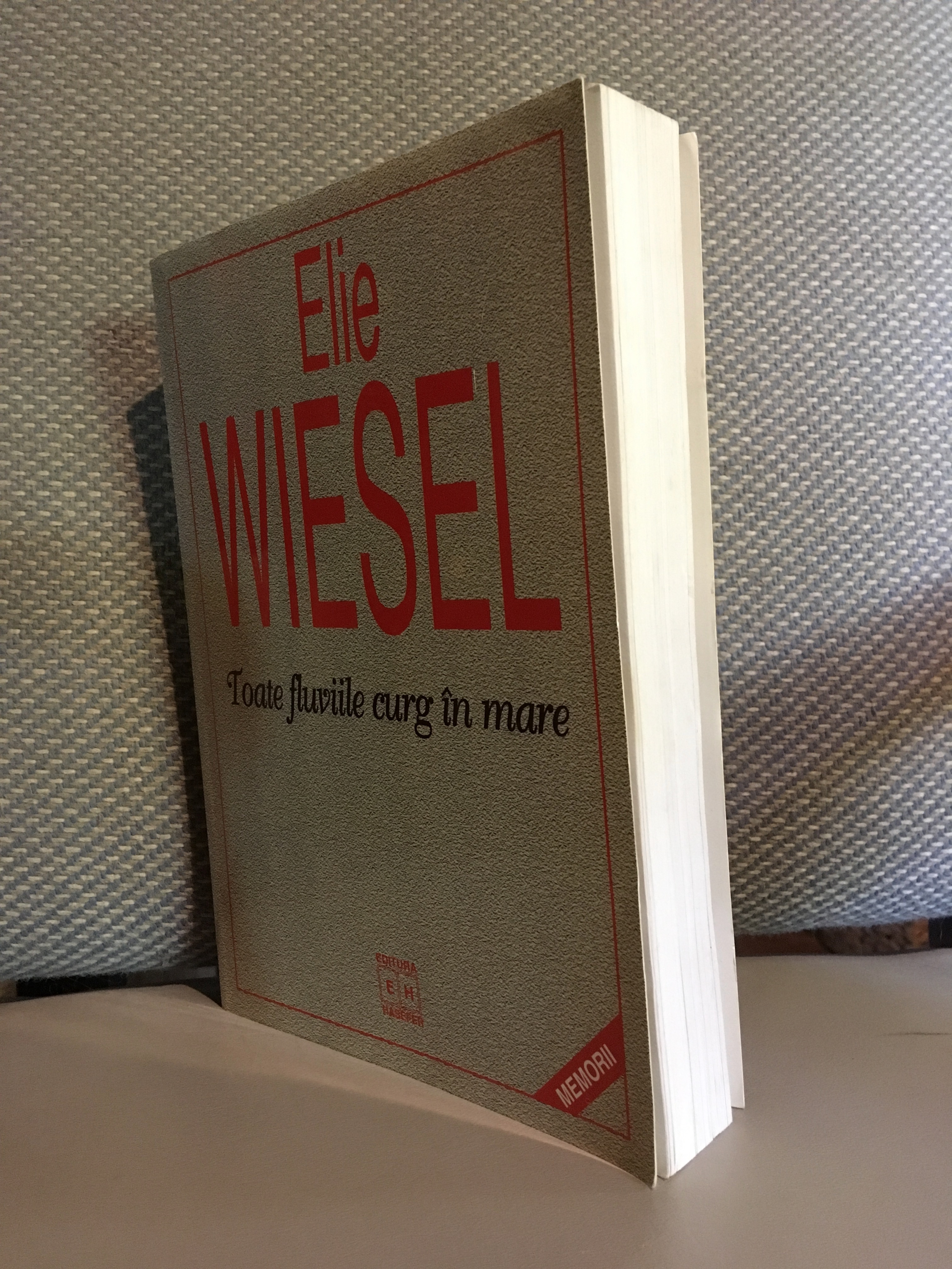 Toate fluville curq in mare